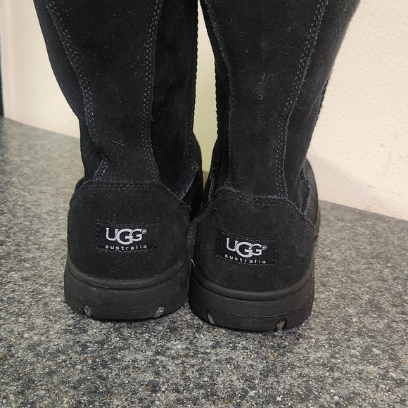UGG AUSTRALIA WOMEN ULTIMATE SHORT 5275 BOOT Size 11 - Picture 3 of 5